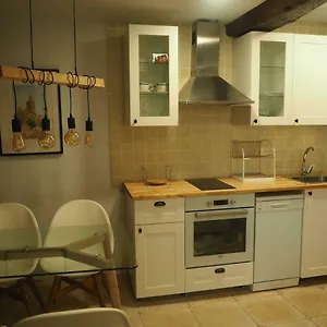 Piso Con Encanto En La Parte Vieja. Apartamento Hondarribia